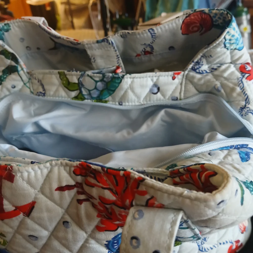 Vera Bradley Blue and Red Quilted Mini Bag - Picture 3 of 13